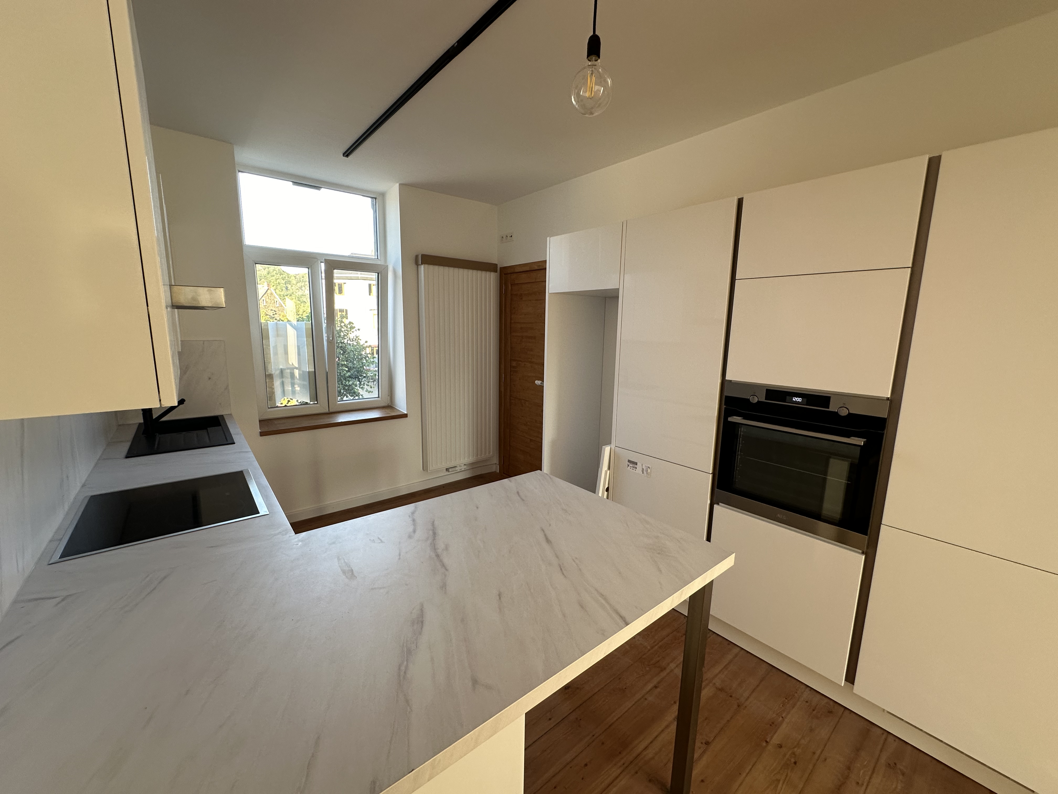 Appartement 3 chambres premi�re location � POULSEUR